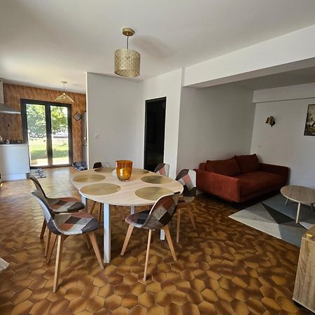 Appartement F3 Meuble Et Equipe แซงต์-ซีเปรียง ภายนอก รูปภาพ