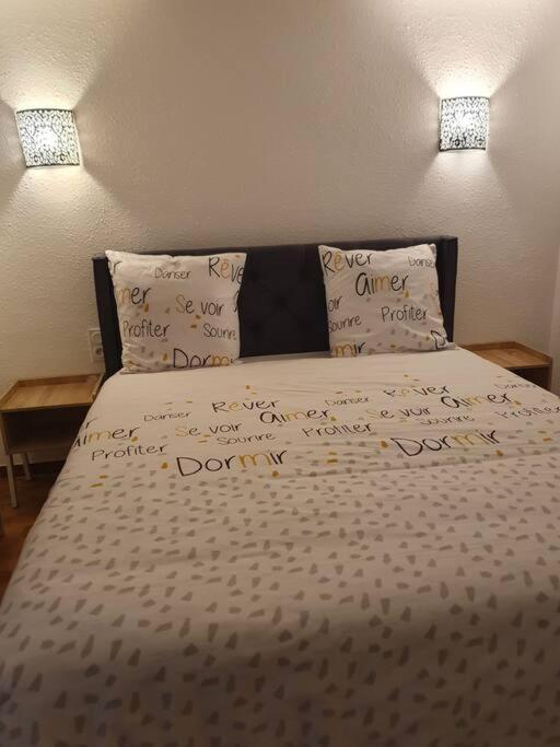 Appartement F3 Meuble Et Equipe แซงต์-ซีเปรียง ภายนอก รูปภาพ